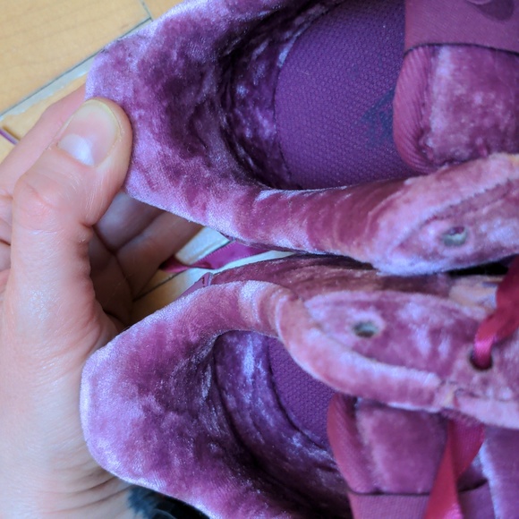 EUC Nike Air Force 1 Low Crushed Velvet (GS) - Picture 8 of 11